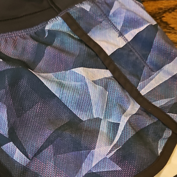 lululemon atheletica Drop It Low athletic shorts Pretty Prism Multi Black print - Picture 9 of 10